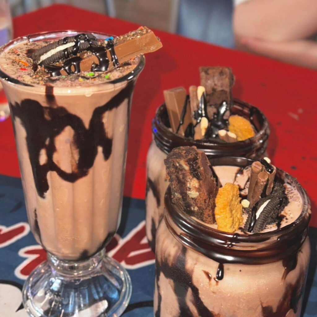 JustChanzel in Grubhouse EcoPark - Milkshakes